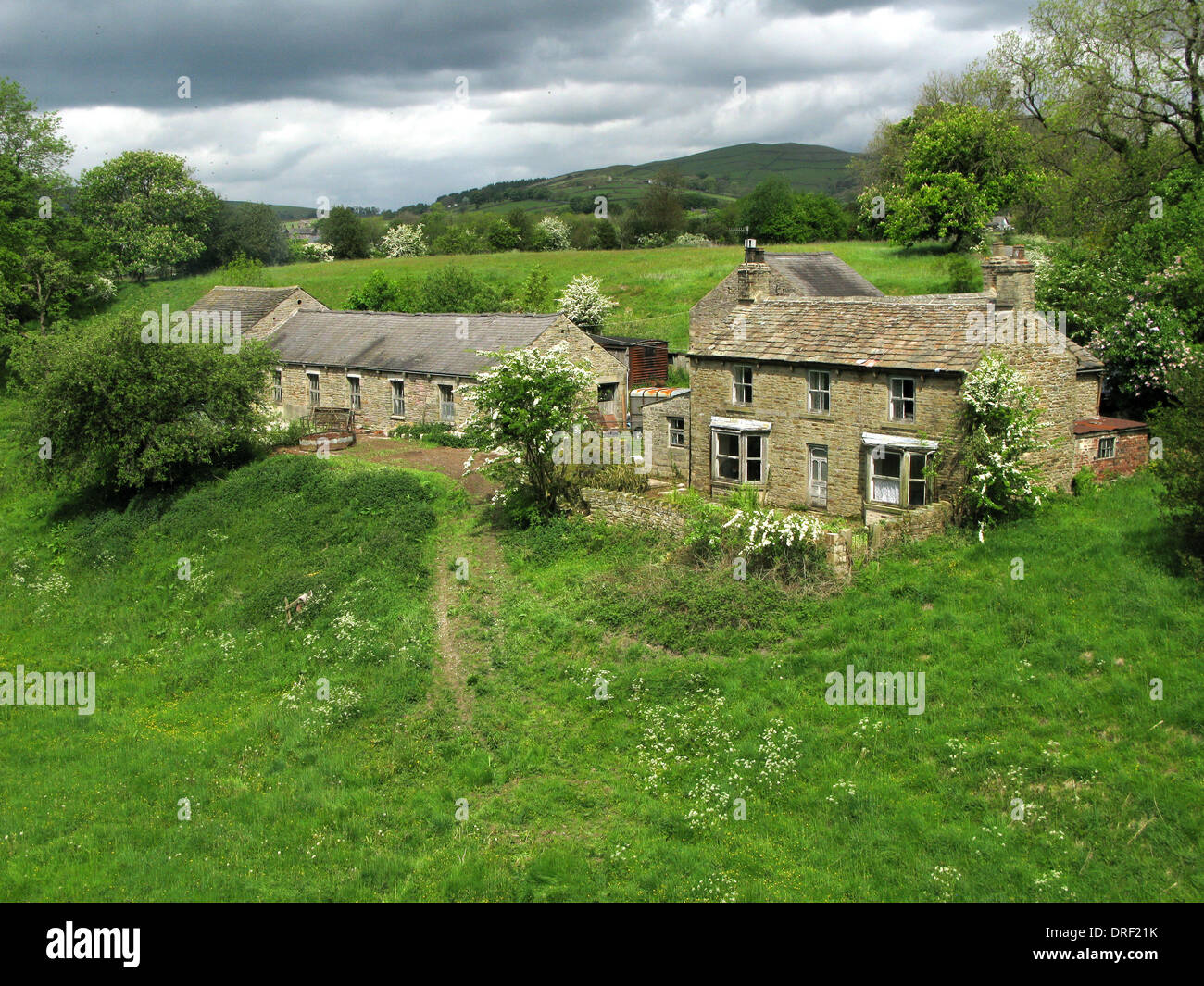 Derbyshire cottage in pietra con outbuldings Foto Stock