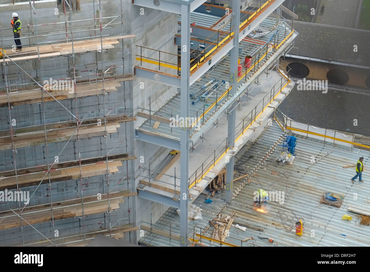 Costruzione di moderni edifici per uffici, il quartiere finanziario di Londra, Regno Unito Foto Stock