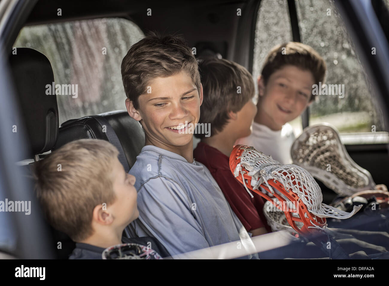 Utah USA quattro ragazzi seduti in auto o camion in fila Foto Stock