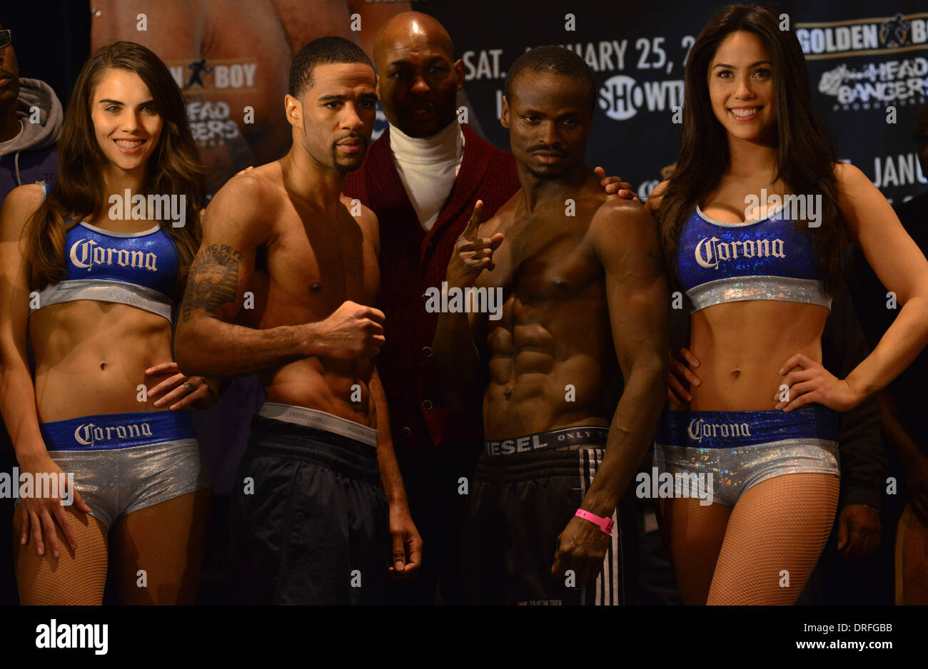 Washington, Distretto di Columbia, Stati Uniti, STATI UNITI D'AMERICA. 24 gen 2014. World class championship boxing nella capitale della nazione, quando DC prodigio del figlio, LAMONT PETERSON, rischia la IBF Welterweight junior campionato mondiale, alla fame del Quebec figlio prediletto DIERRY JEAN, chi è imbattuto record di 25-0 (17-KO) è impressionante. La lotta è il programma per domenica sera presso il DC's Armory. Credito: Miguel Juarez Lugo/ZUMAPRESS.com/Alamy Live News Foto Stock