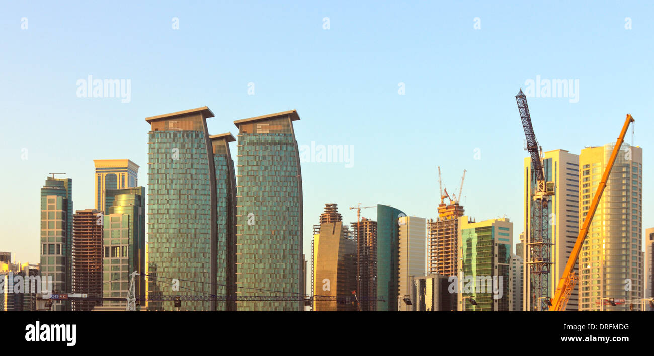 Edifici alti nel nuovo centro città, West Bay, Doha, Qatar Foto Stock