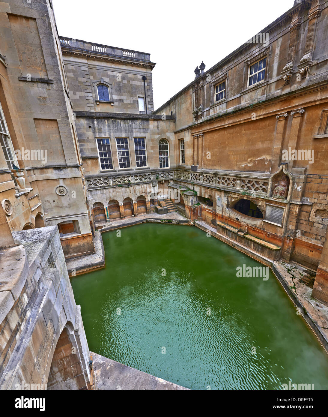 I Bagni Romani complesso è un sito di interesse storico nella città inglese di Bath Foto Stock