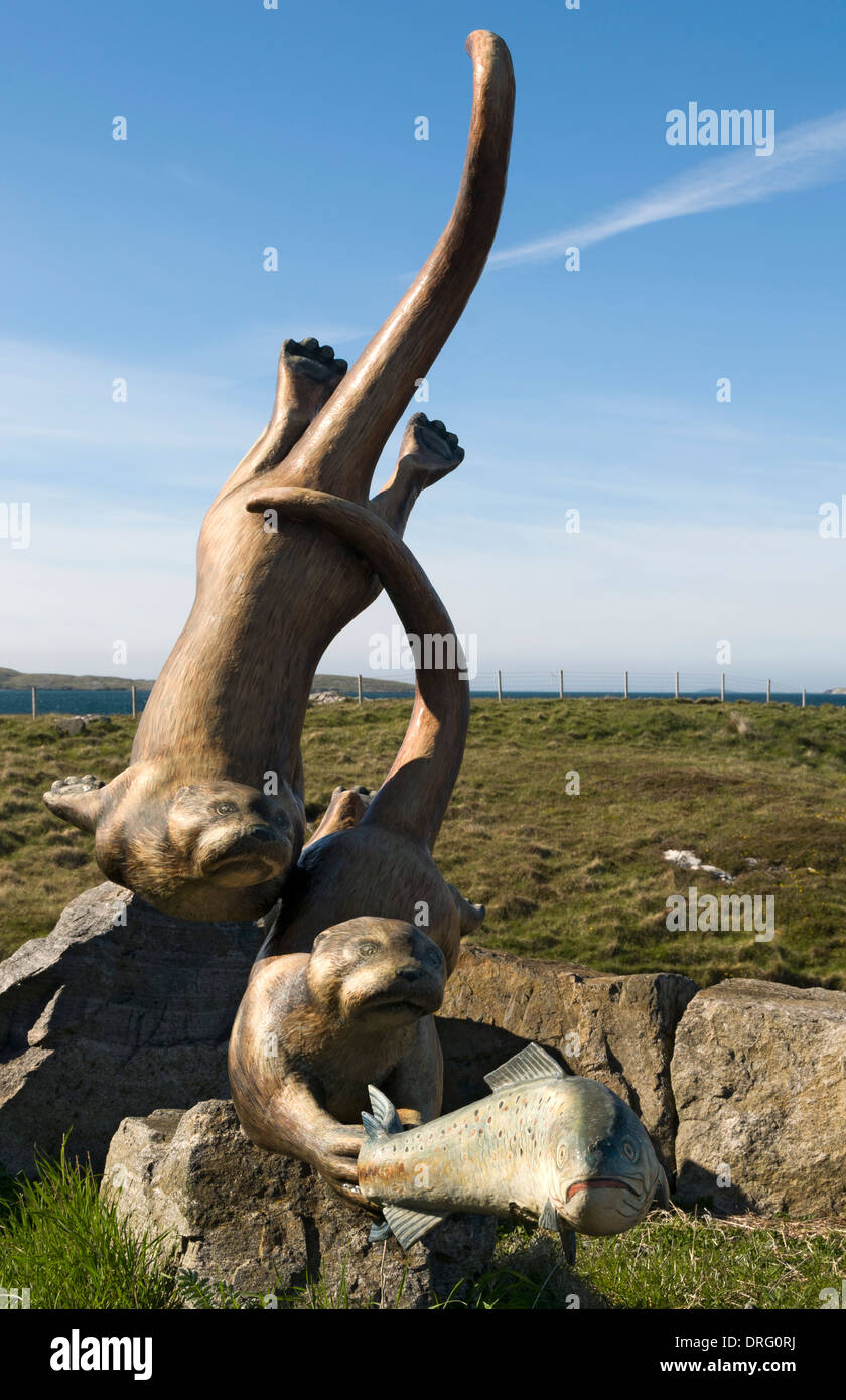 Otter la scultura al terminal dei traghetti di Ardmor (Aird Mhòr), Isle of Barra, Ebridi Esterne, Scotland, Regno Unito Foto Stock