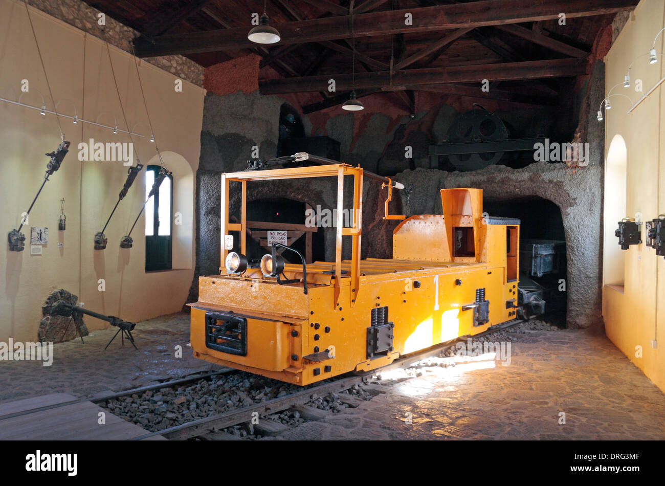 Moderno treno minerario nel Museo Minerario, Rio Tinto Parco Minerario (Minas De Riotinto), Huelva, Andalusia, Spagna. Foto Stock