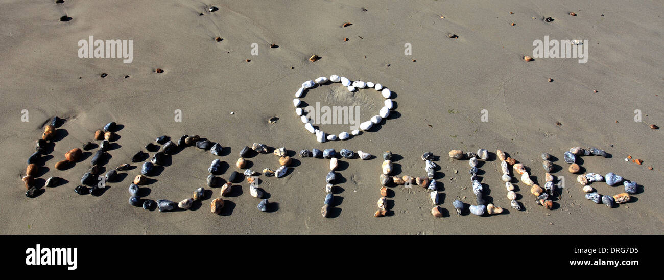 Ciottoli sui Worthing Beach, Worthing town, West Sussex County, England, Regno Unito Foto Stock