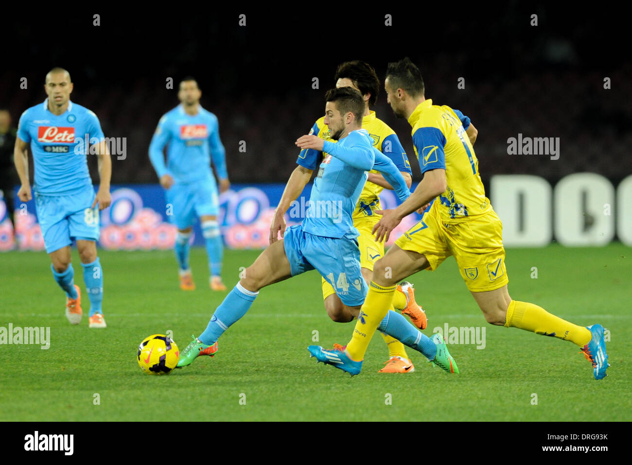 Napoli, Italia. 25 gennaio, 2014. Dries Mertens di SSC Napoli in azione durante il Calcio : Italiano di serie a una partita tra SSC Napoli e AC Chievo Verona allo Stadio San Paolo di Napoli, Italia, il 25 gennaio 2014. Credito: Franco Romano/NurPhoto/ZUMAPRESS.com/Alamy Live News Foto Stock