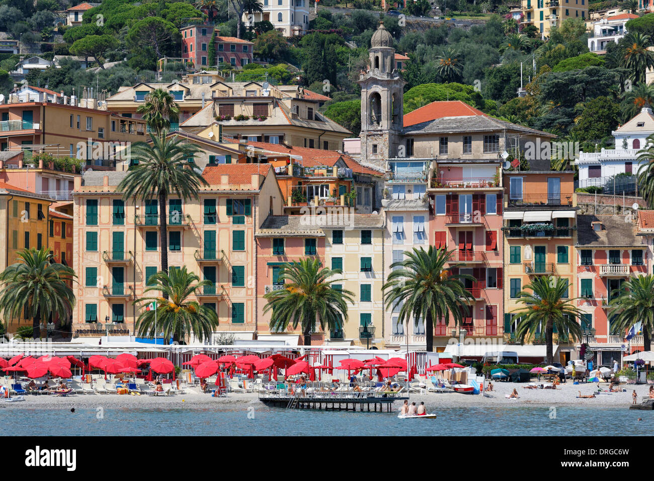 Fronte mare della Riviera Italiana a Santa Margherita Ligure, Italia Foto Stock