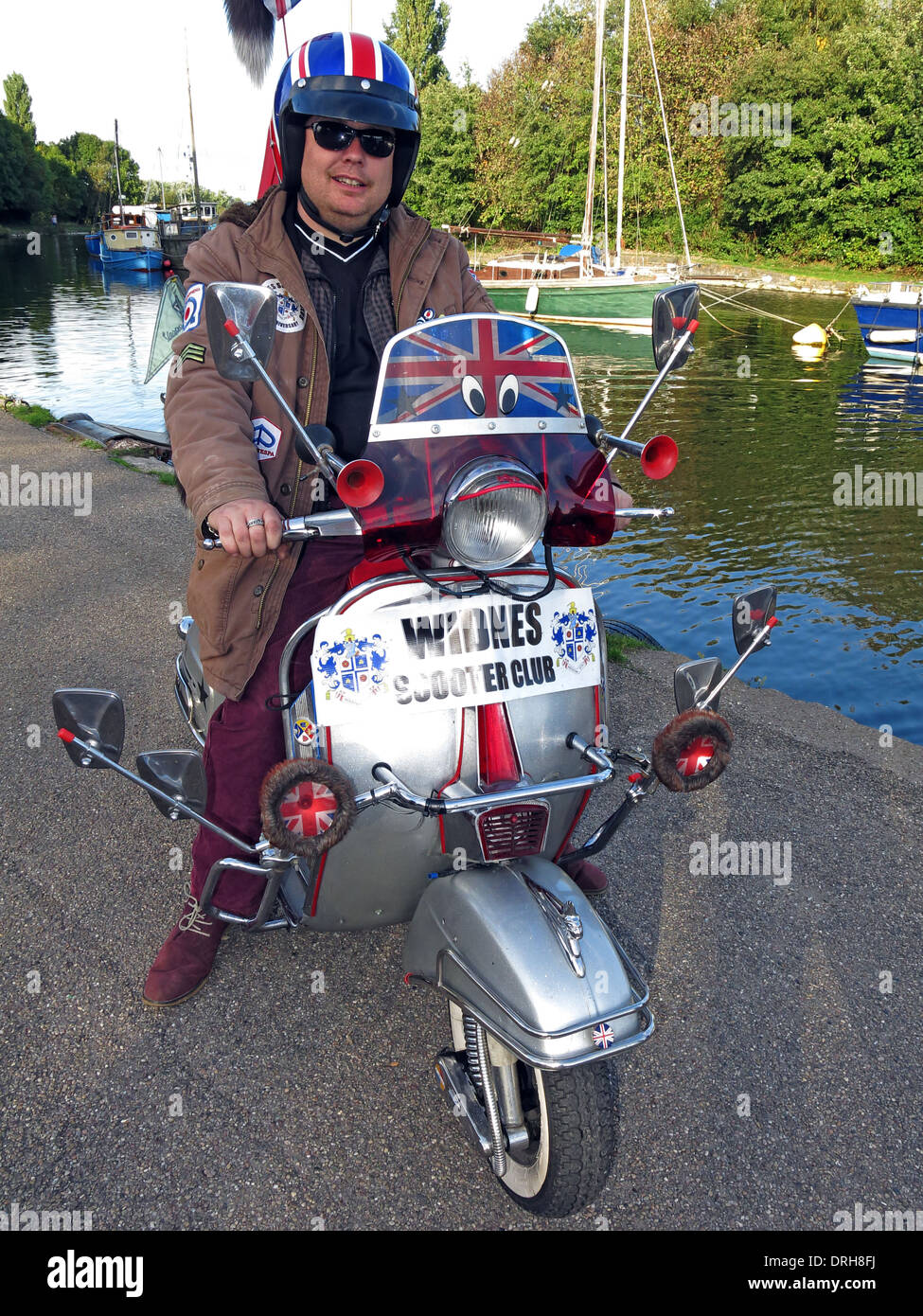 Rider da Widnes Scooter Club Halton North West England Regno Unito Foto Stock