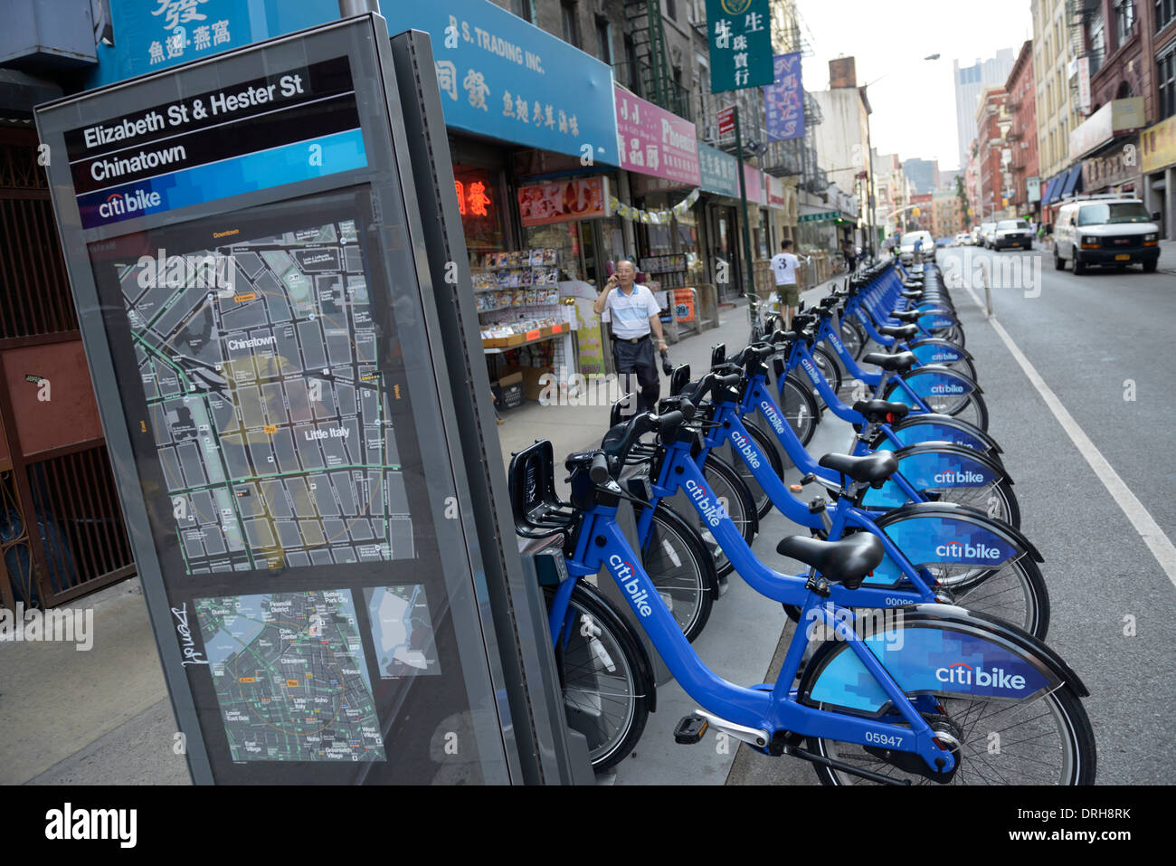 Chinatown Citibike (bike sharing) stand, New York Foto Stock