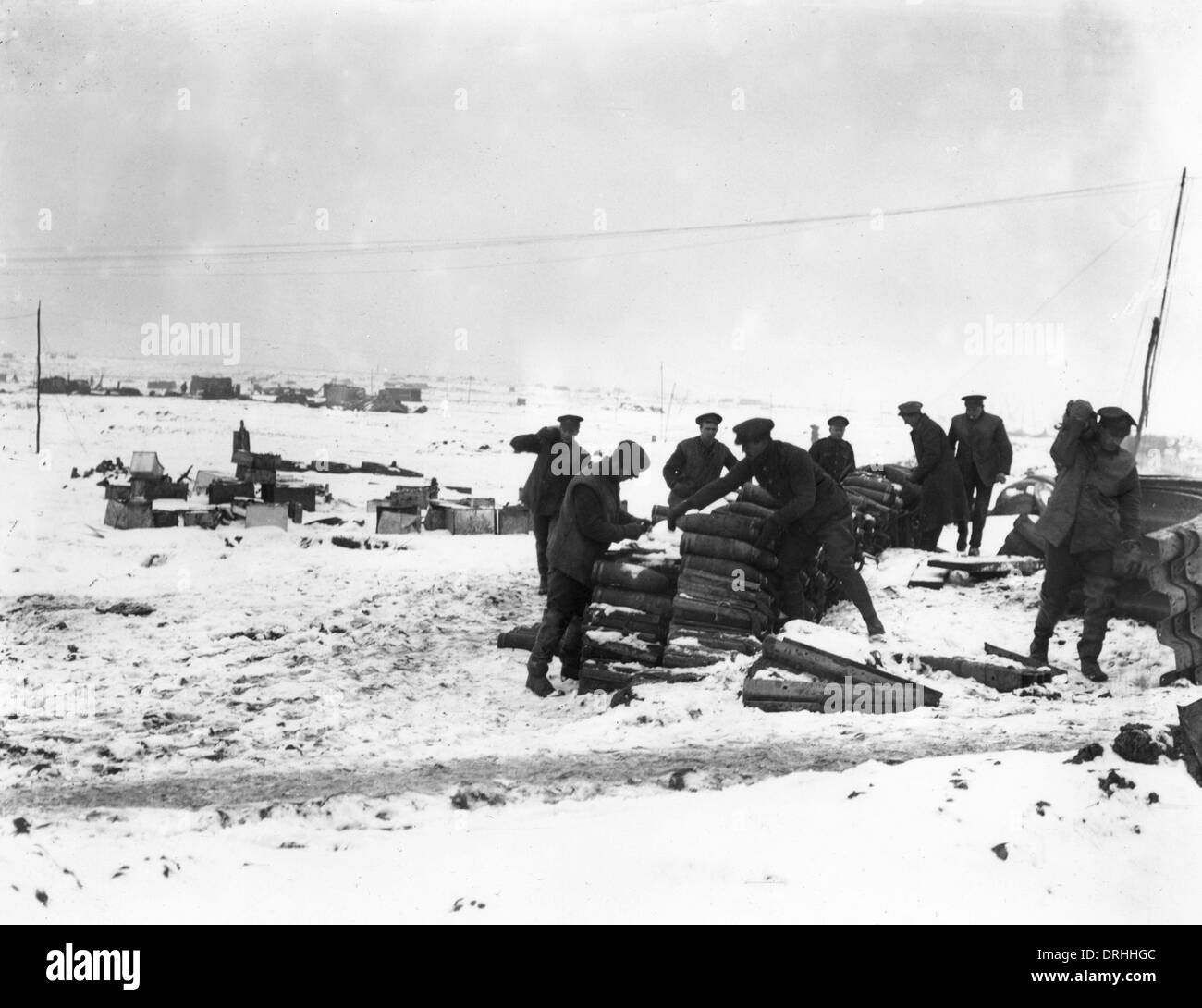 Artiglieri nella neve con conchiglie, WW1 Foto Stock