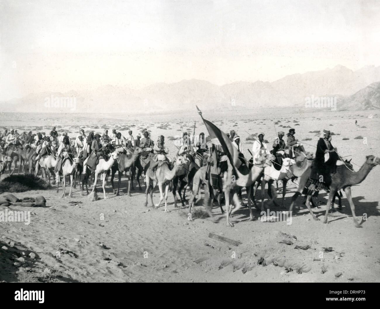 Arab patrol battenti bandiera Sherifian, Medio Oriente, WW1 Foto Stock