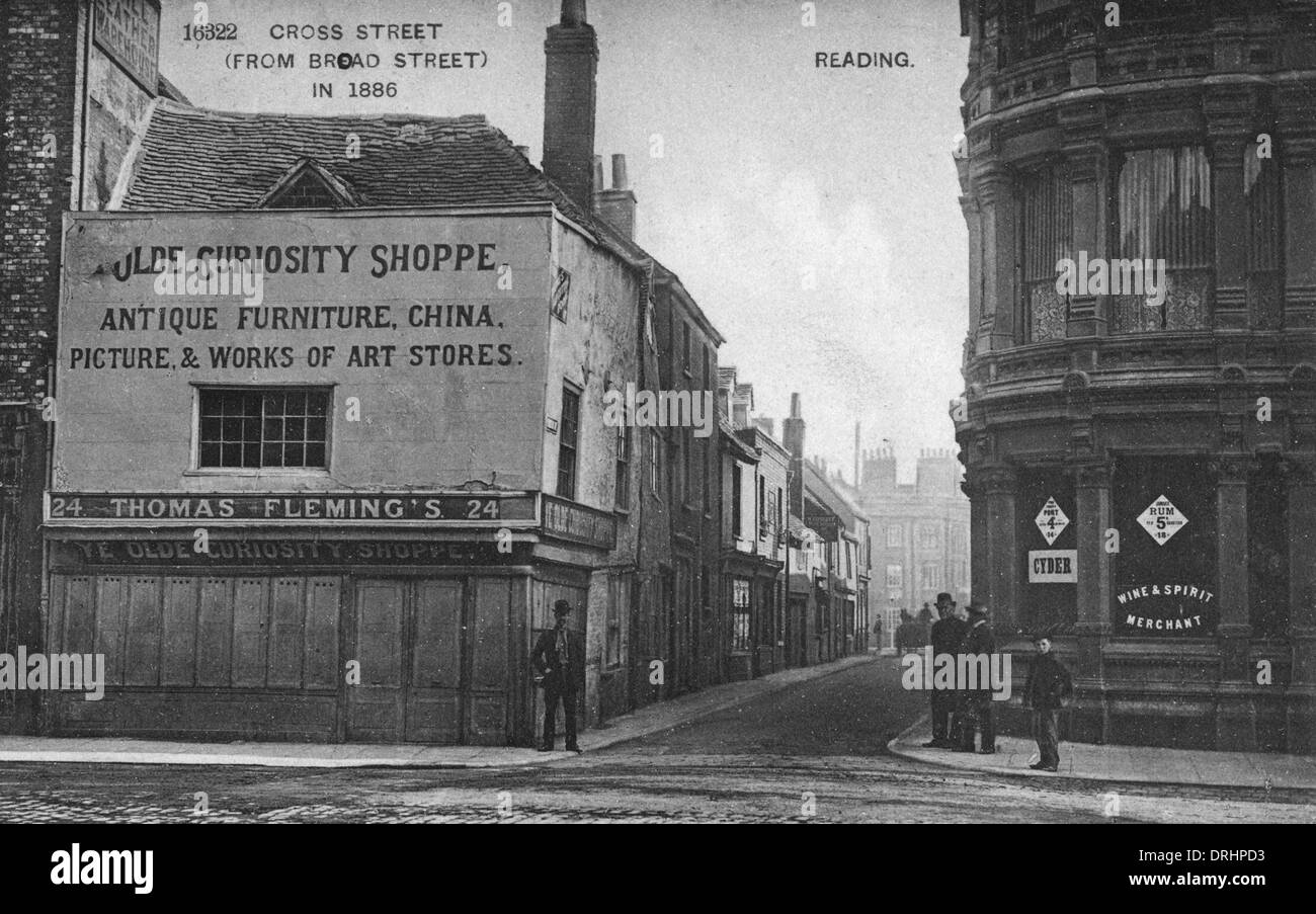Reading, Berkshire - Cross Street da Broad Street Foto Stock