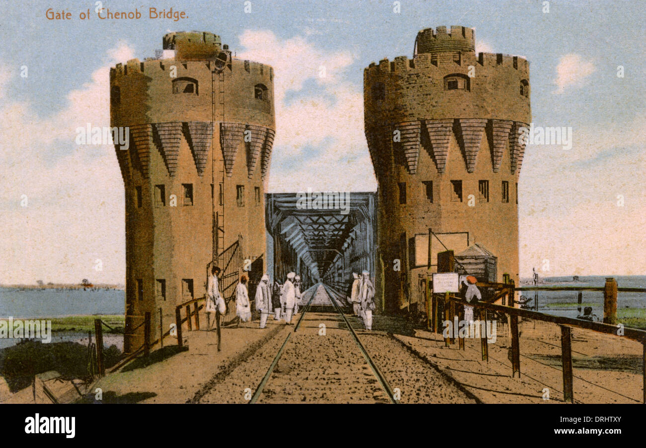 Ponte che attraversa il fiume Chenab, Chiniot, Pakistan Foto Stock