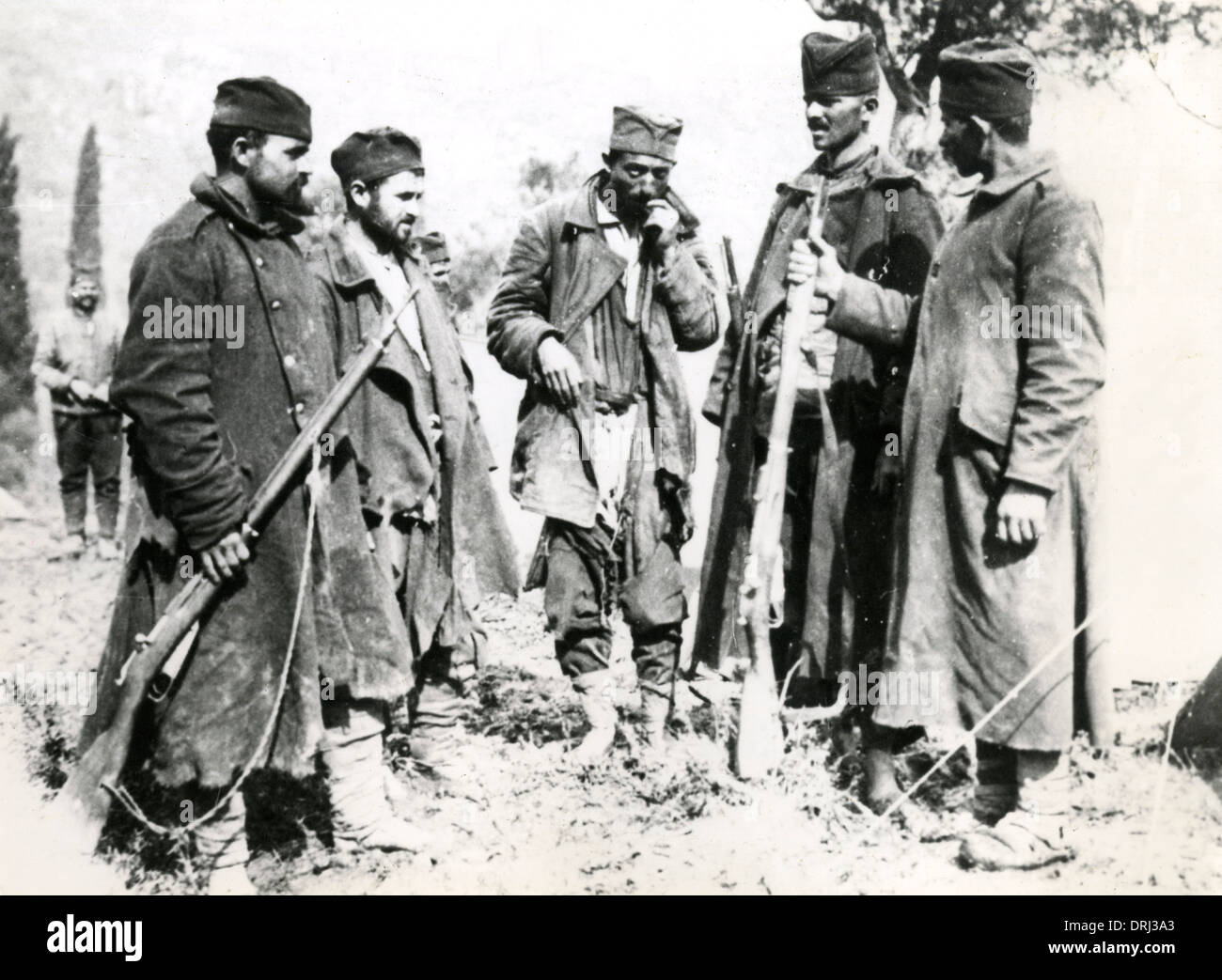 Le truppe serbe rilassante, WW1 Foto Stock