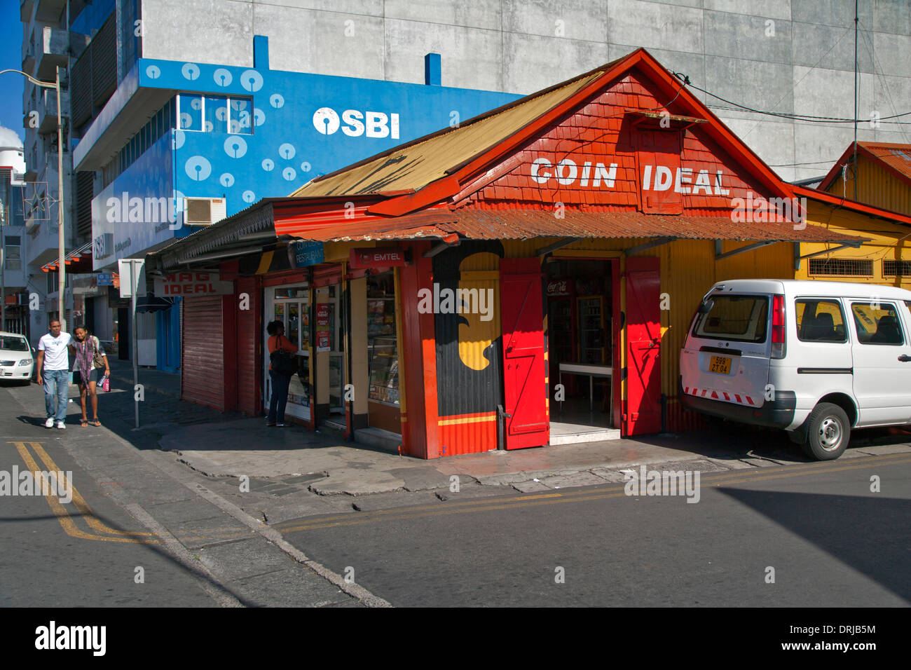 Corner shop street scene, Rose Hill, Mauritius Foto Stock