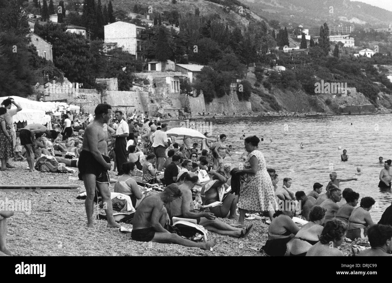 Una spiaggia pubblica a Yalta, Ucraina Foto Stock