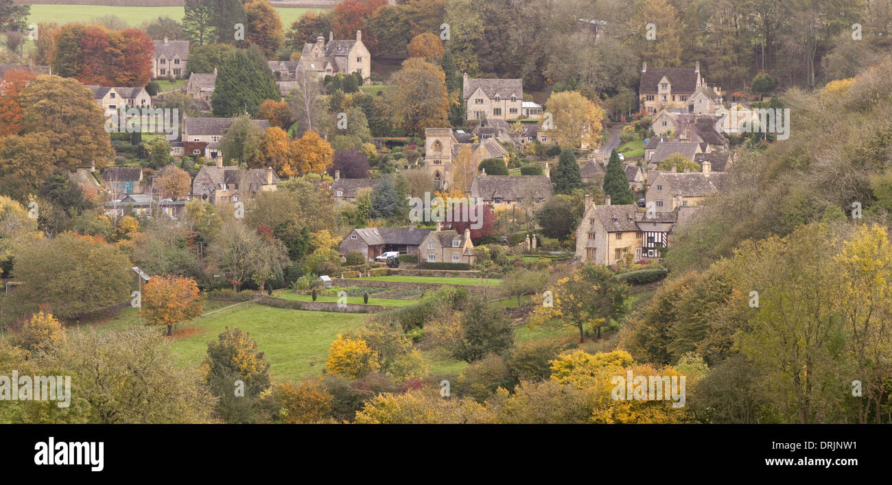 Il villaggio Costwold di Snowshill vicino a Broadway in autunno, Gloucestershire, England, Regno Unito Foto Stock