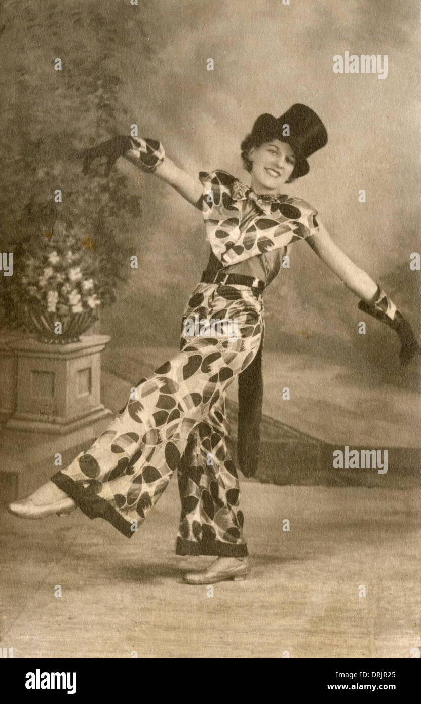 Una donna in costume. 1920s Foto Stock