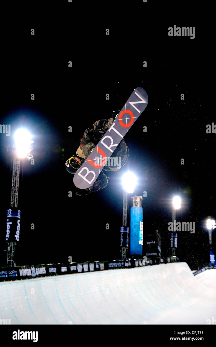Aspen, Colorado, Stati Uniti d'America. Il 22 gennaio, 2014. Taku Hiraoka (JPN) snowboard: Taku Hiraoka del Giappone compete durante l inverno X Games uomini Ski superpipe della formazione in Aspen, Colorado, Stati Uniti . © Hiroyuki Sato/AFLO/Alamy Live News Foto Stock