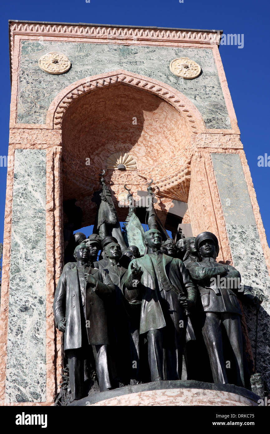 Il monumento della Repubblica, Piazza Taksim, Istanbul, Repubblica di Turchia Foto Stock