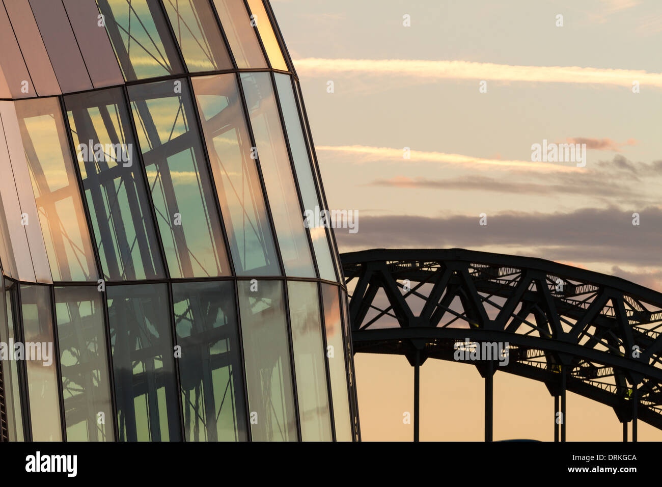 La salvia e Tyne Bridge al tramonto, Newcastle upon Tyne, Inghilterra Foto Stock