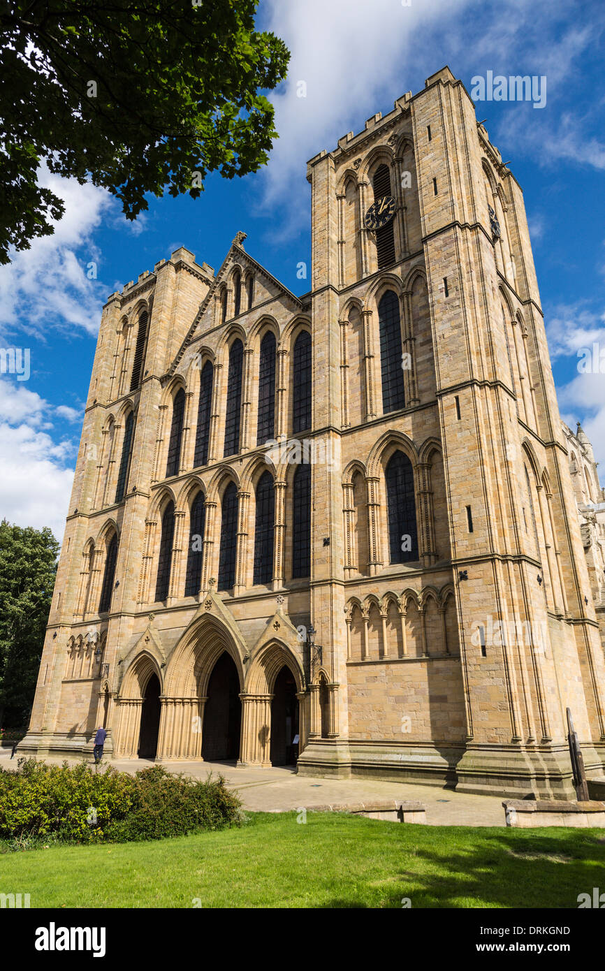 Nella cattedrale di Ripon sulla giornata di sole, North Yorkshire, Inghilterra Foto Stock