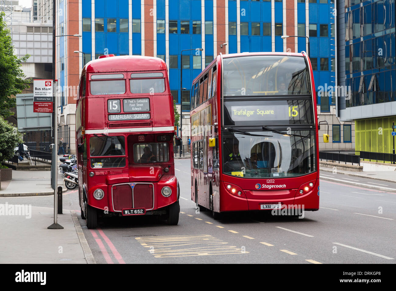 Tradizionale in rosso gli autobus di Londra - Inghilterra Foto Stock