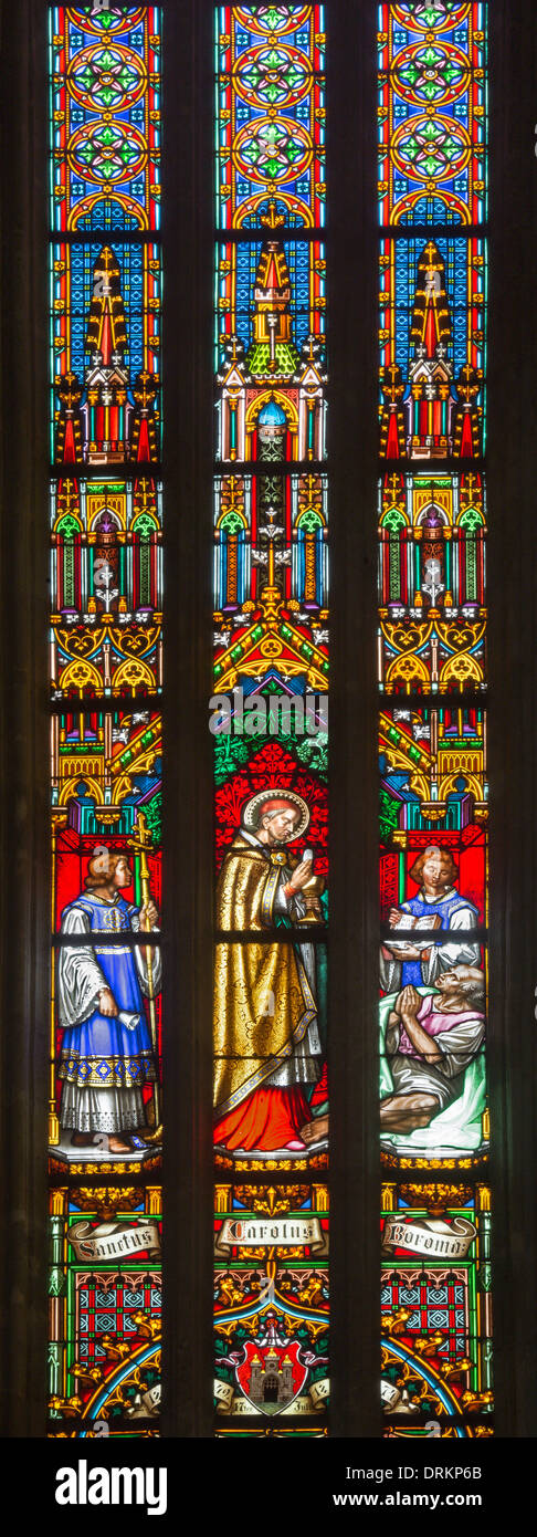 Bratislava - Santo cardinale Carlo Borromeo sul vetro di finestra da 19. cento. in st. Martin cattedrale. Foto Stock