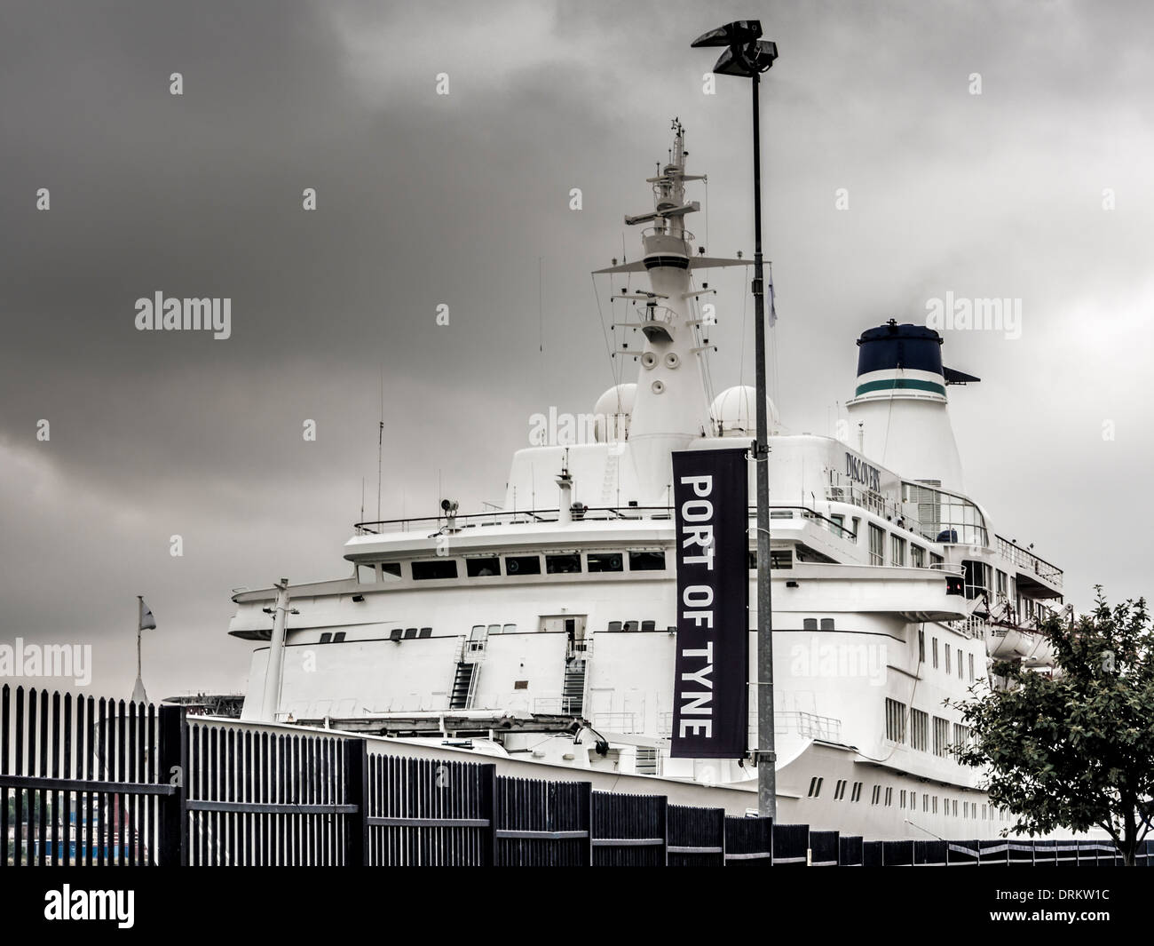 Ormeggiato traghetto nel porto di Tyne. Foto Stock