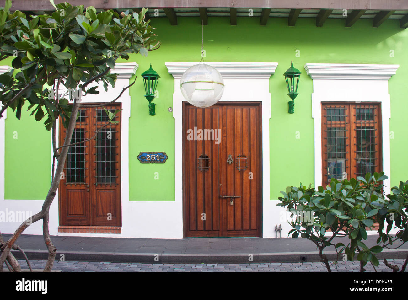 Edificio colorato nella vecchia San Juan, Puerto Rico Foto Stock