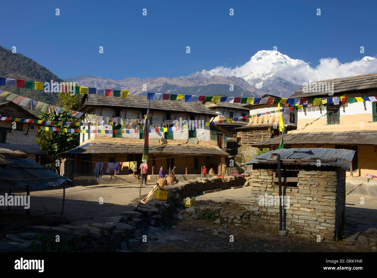 Gurung tradizionali case nel villaggio di Ghandruk nella regione di Annapurna del Nepal Foto Stock
