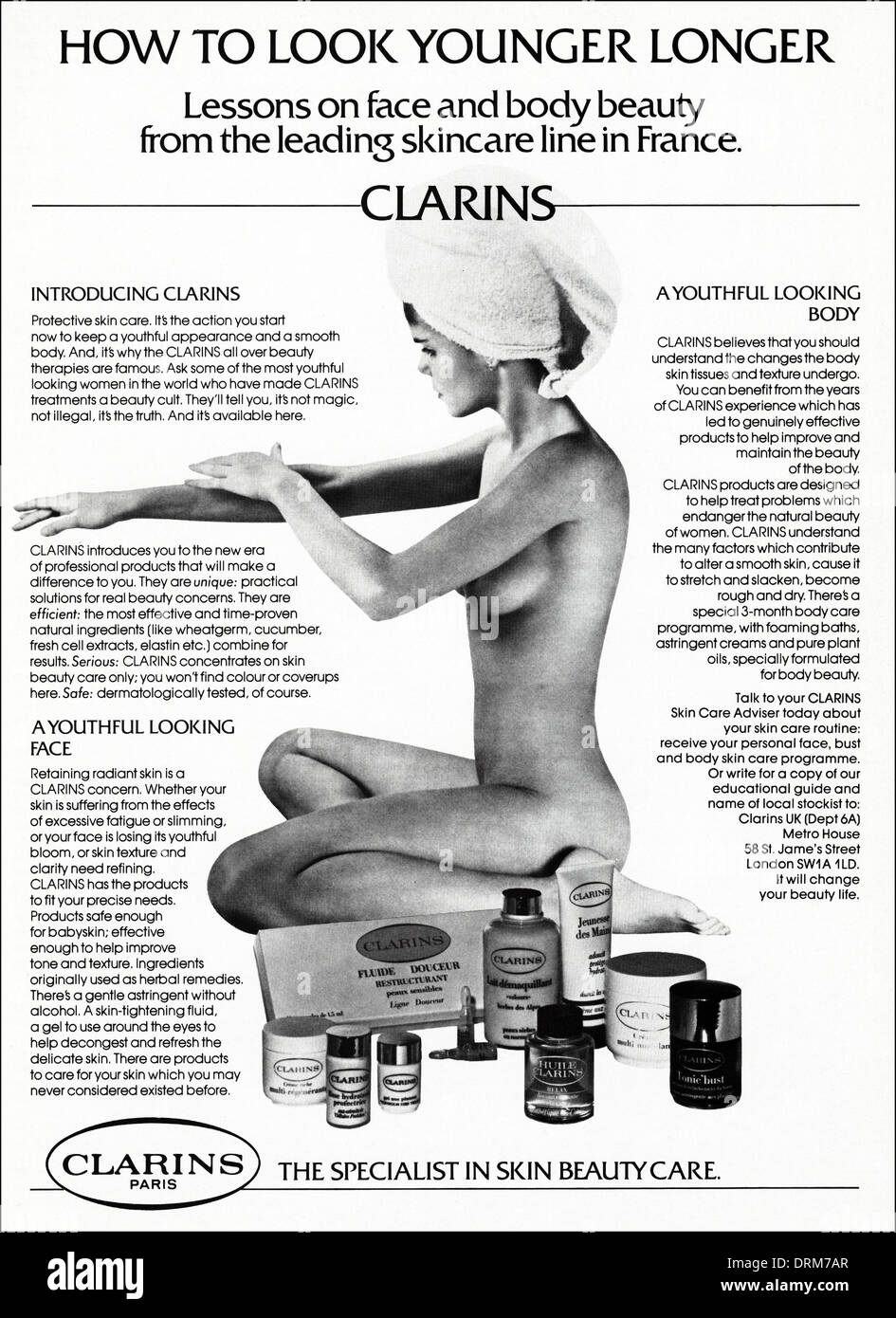 Negli anni ottanta la rivista di moda pubblicità pubblicità CLARINS  cosmetici per la pelle, annuncio circa 1983 Foto stock - Alamy