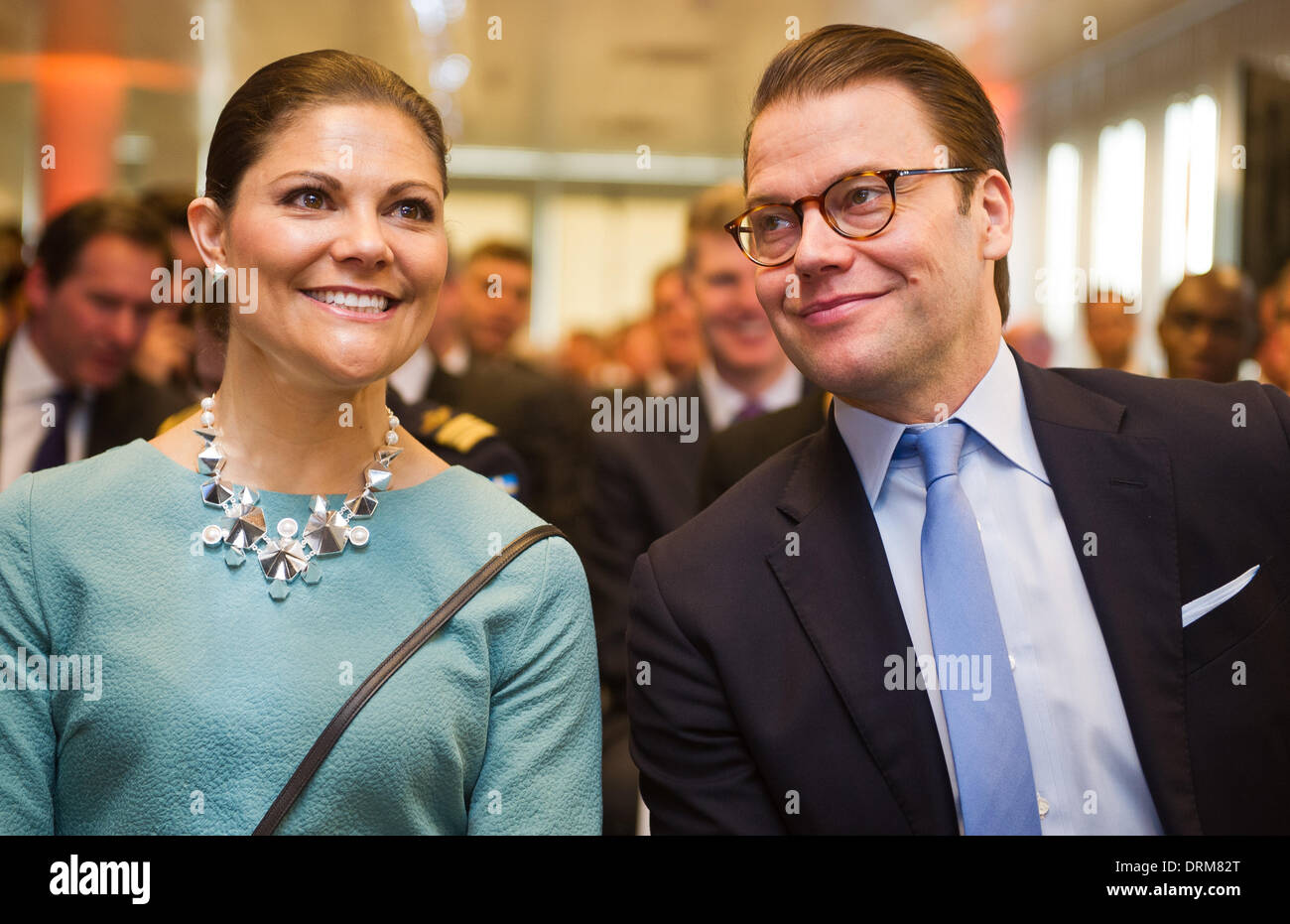 Duesseldorf, Germania. 29 gen 2014. La Svezia e la principessa ereditaria Victoria e Prince Daniel durante la loro visita alla sede Ericsson a Duesseldorf in Germania, 29 gennaio 2014. La svedese royals sono su una due giorni di visita in Germania. Foto: JAN-PHILIPP STROBEL/dpa/Alamy Live News Foto Stock
