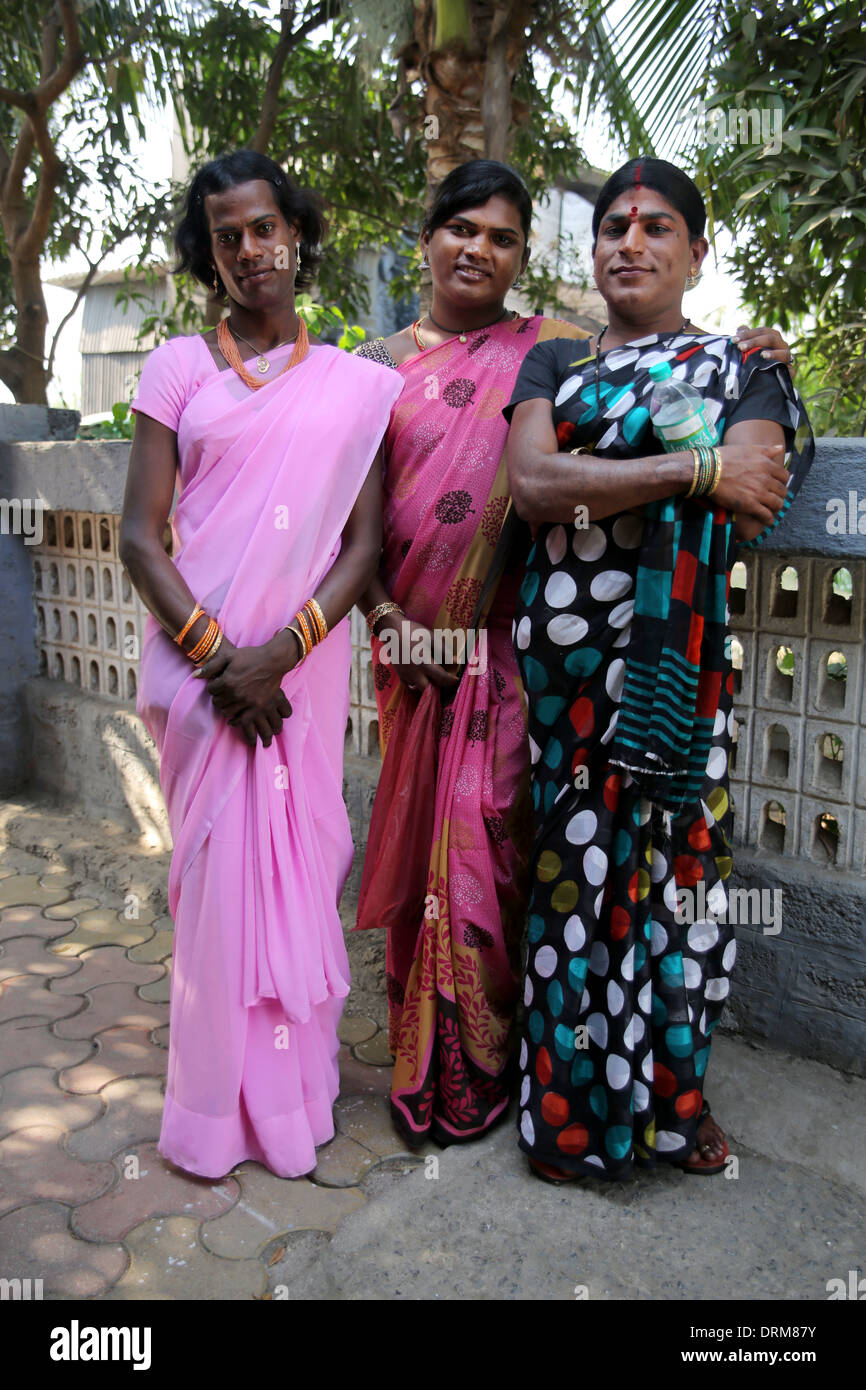 MUMBAI, India - Marzo 2013: abbigliamento tradizionale indian gay Foto Stock