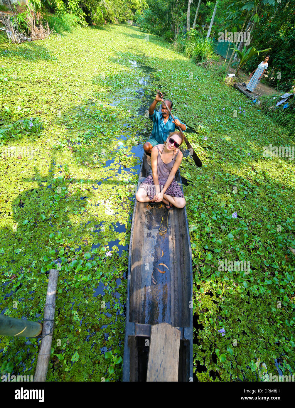 Il Kerala, India - Aprile 2013: canoa a alleppey backwaters Foto Stock