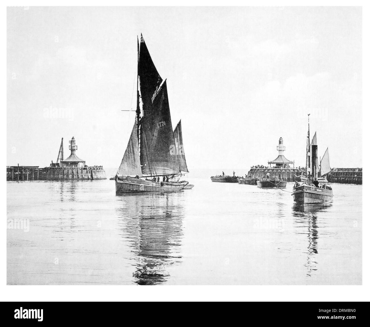 Lowestoft Harbour fotografato circa 1910 Foto Stock