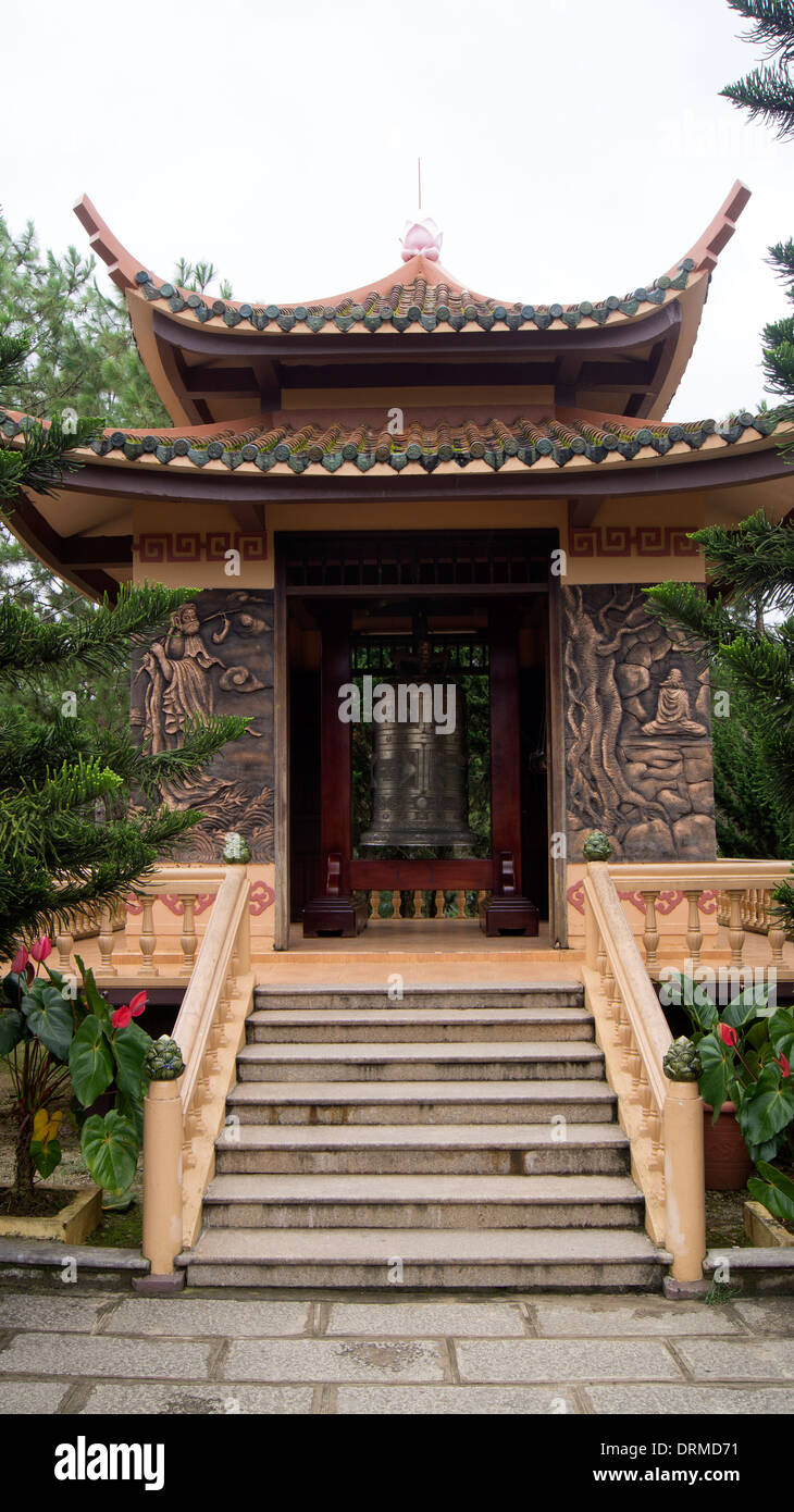 Ingresso del tempio Dalat Vietnam del Sud-est asiatico Foto Stock