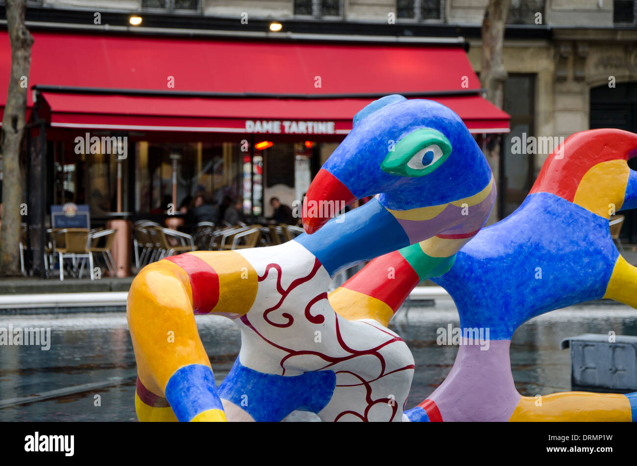 La scultura, parte della Fontana Stravinsky davanti al Centro Georges Pompidou. Parigi, Francia. Foto Stock