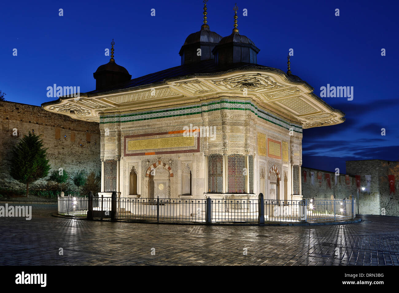 Fontana di Sultan Ahmed III (bagno turco in stile rococò), Istanbul, Turchia Foto Stock