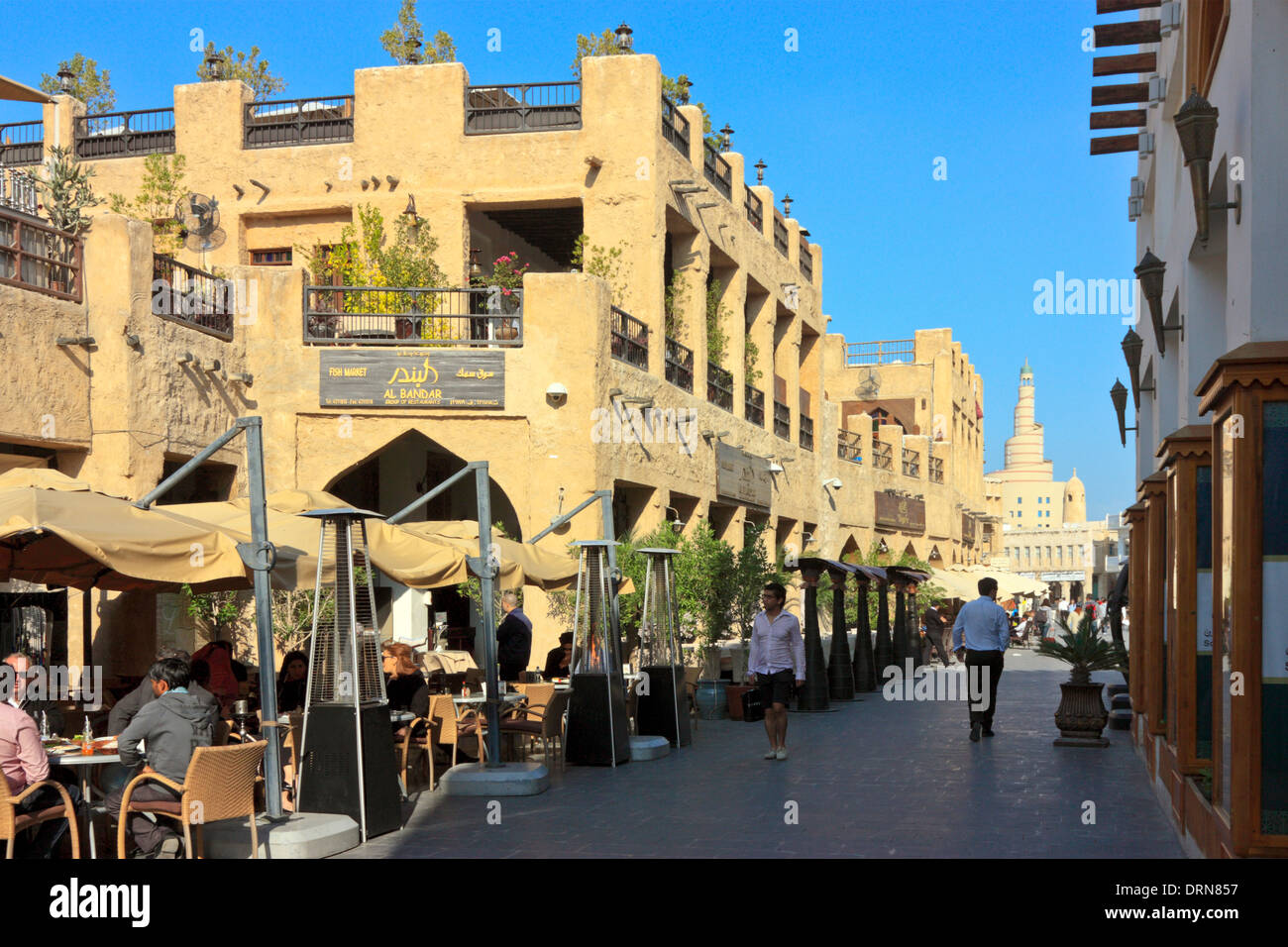 Ristoranti all'aperto al Souq Waqif, il vecchio Souq Al City Centr di Doha Foto Stock
