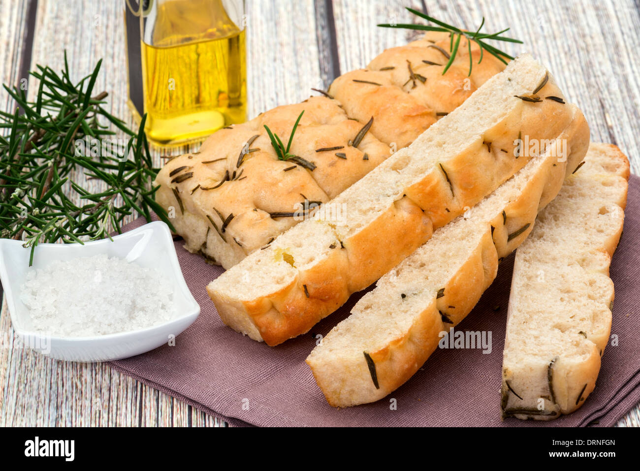 Foccacia pane con olio di oliva e rosmarino Foto Stock