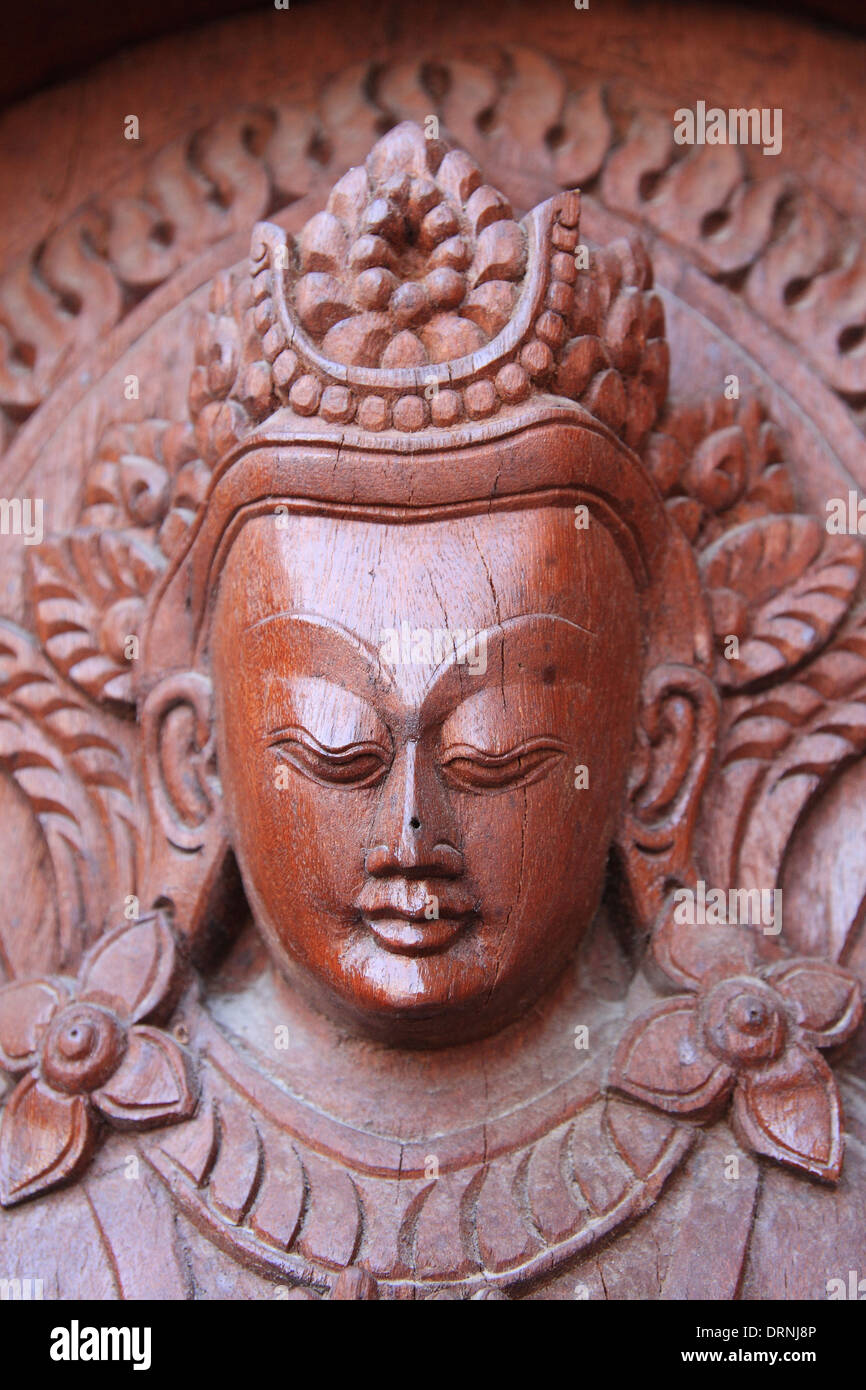 In legno statua del Buddha Foto Stock