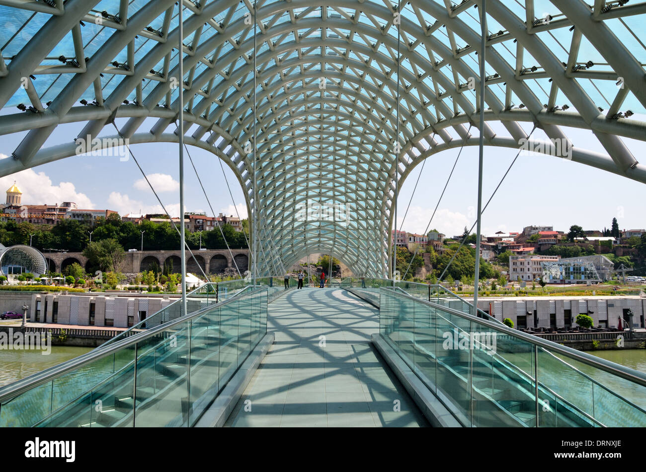 Il ponte della pace, Tbilisi, Georgia - Agosto 2013 Foto Stock