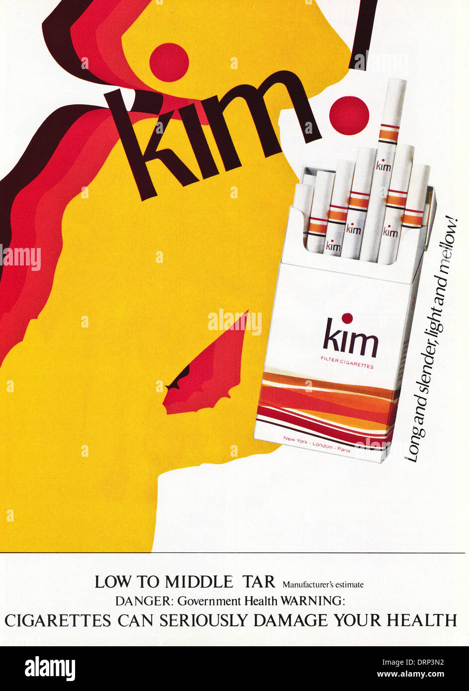 Anni ottanta annuncio rivista pubblicità KIM sigarette con governo avviso sanitario, annuncio circa 1983 Foto Stock