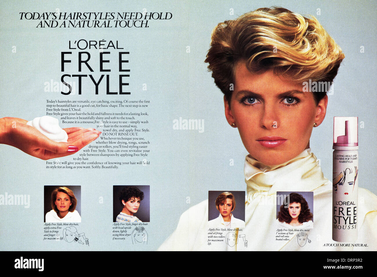 Negli anni ottanta la rivista di moda a doppia pagina di pubblicità pubblicità L'OREAL FREE STYLE mousse per capelli, annuncio circa 1983 Foto Stock