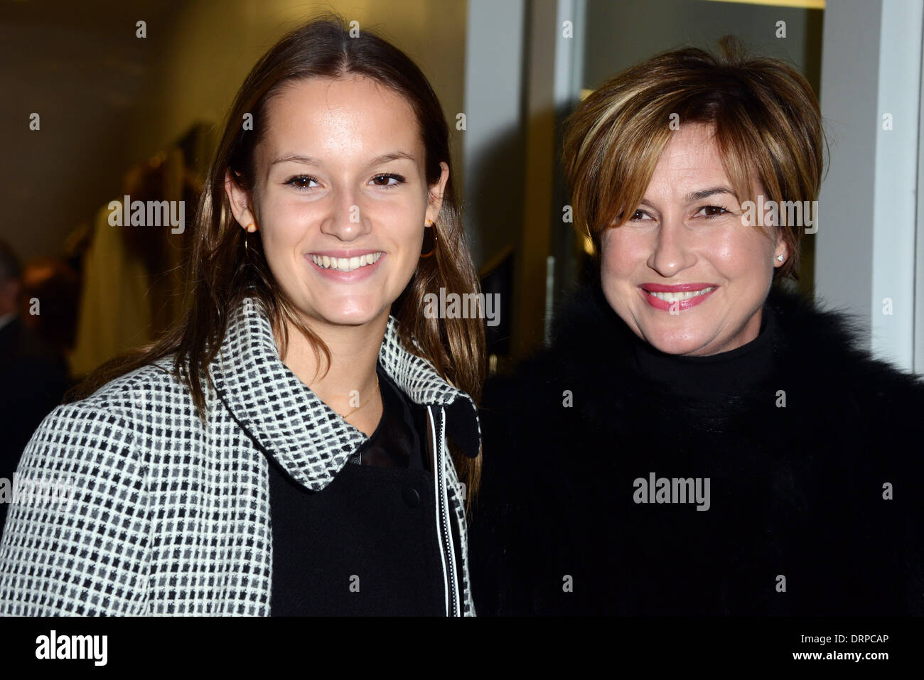 Londra REGNO UNITO, 30 gennaio 2014 :Emma Pilkington,Lilly Pilkington arriva al lancio di Amanda Wakeley Flagship Store 18 Albemarle Street - VIP foglio faccia, Londra, foto da vedere Li/Alamy Live News Foto Stock