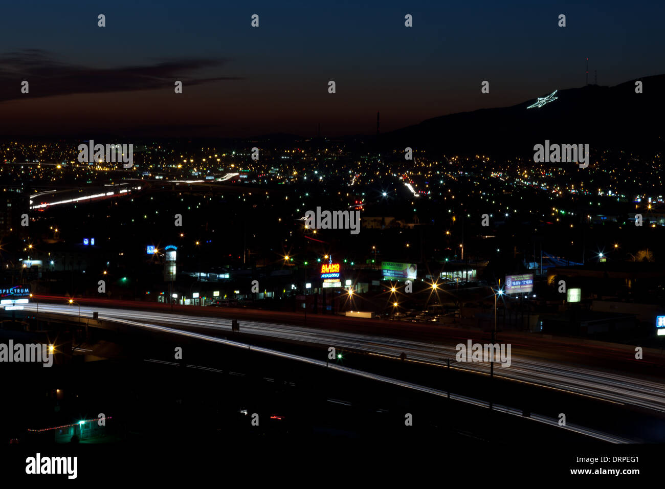 Vista di El Paso, TX dalla parte superiore di un edificio per uffici. La stella in montagna può essere visto Foto Stock