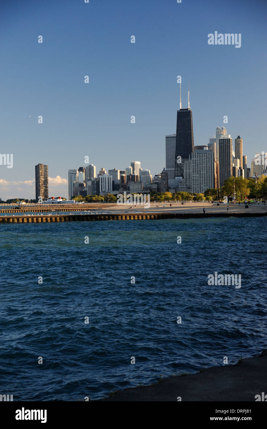 Chicago, Illinois. Skyline del centro città sul lago Michigan Foto Stock