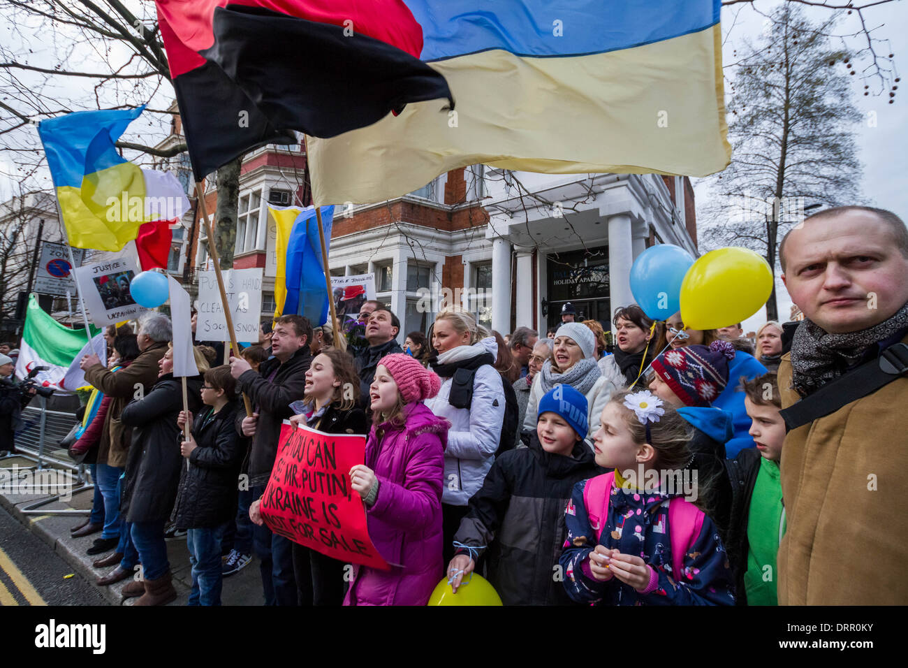 In base britannica ucraini solidarietà marcia di protesta a Londra per Euromaidan consapevolezza della protesta a Kiev, Ucraina Foto Stock