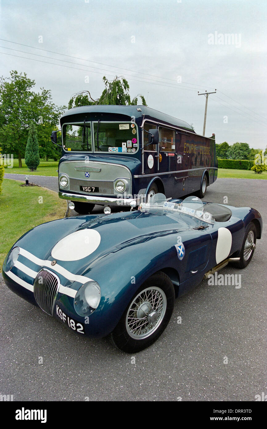 Sistema Ecurie Ecosse C-type Jaguar e Team Transporter Foto Stock